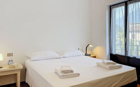 Francesco: Bedroom, Bed, Interior Design, Bed Sheet, Bedding, Bed Frame, Floor, Apartment, Room, Linens