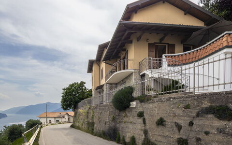 Ortigara Terrace View: Home, Balcony, Cottage, Hill Station, Porch, Mountain Range, Fence, Handrail, Ridge