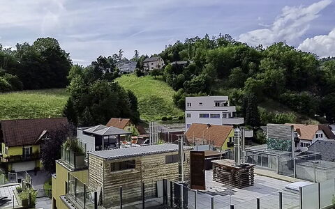 Goldener Turm: Residential Area, Roof, Home, Urban Design, Balcony, Apartment, Slope