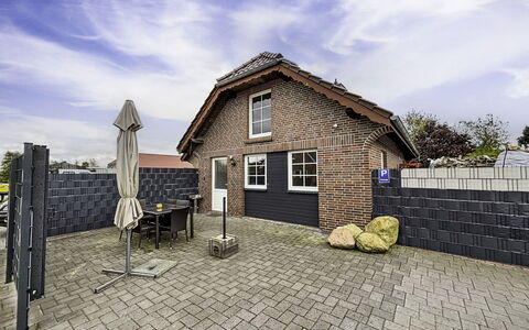 Ferienhuuske Boden: Wall, Building, House, Roof, Home, Residential Area, Brick, Cottage, Brickwork, Door
