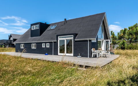 Toska - 800M from the Sea: Blue, Cottage, House, Home, Farmhouse, Estate, Siding