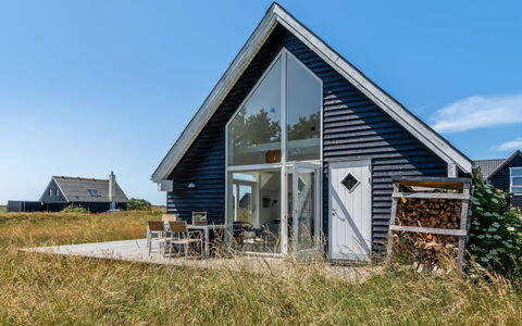 Toska - 800M from the Sea: Blue, Cottage, House, Home, Farmhouse, Estate, Siding