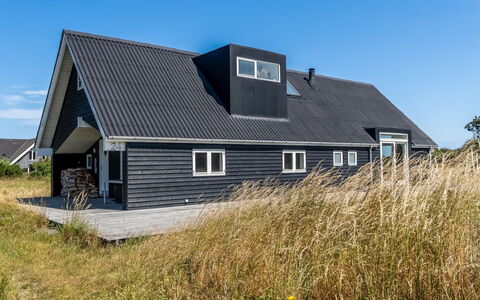 Toska - 800M from the Sea: Blue, Cottage, House, Home, Farmhouse, Estate, Siding