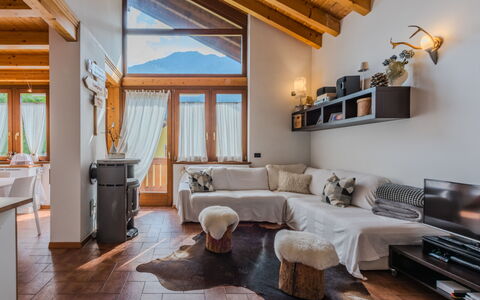 Giglio: Interior Design, Furniture, Home, House, Ceiling, Room, Living Room, Cottage, Apartment, Couch