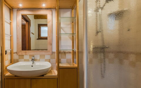 Giglio: Interior Design, Wall, Flooring, Wood, Plumbing Fixture, Floor, Bathroom Sink, Mirror, Bathroom Cabinet, Bathroom