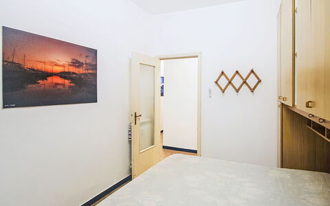 Ardesia: Flooring, Wall, Interior Design, Floor, Wood, Room, Bedroom, Bed, Ceiling, Lighting