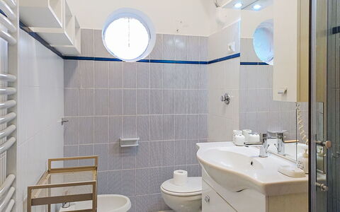 Ardesia: Plumbing Fixture, Bathroom, Flooring, Bathroom Sink, Interior Design, Floor, Sink, Tap, Plumbing, Lighting