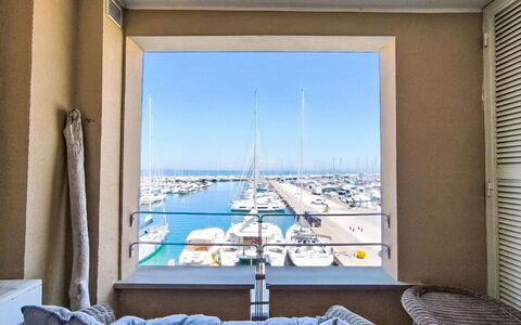 Al Porto: Boat, Watercraft, Chair, Marina, Balcony, Hotel