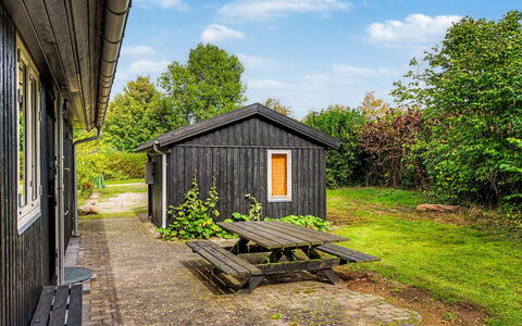 Zelda - 275M from the Sea: Grass, Landscape, Land Lot, Cottage, Rural Area, Shed, Garden Buildings, Meadow, Yard, Log Cabin