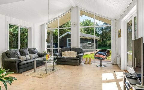 Lucian - from the Sea: Wood, Ceiling, Wood Flooring, Living Room, Hardwood, Cottage, Couch, Wood Stain, Plank