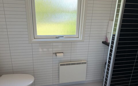 Lucian - from the Sea: Flooring, Floor, Plumbing Fixture, Interior Design, Bathroom, Toilet, Composite Material, Plumbing, Tile, Room