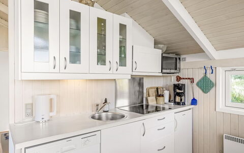 Glennie - 500M from the Sea: Wood, Kitchen, Countertop, Interior Design, Cabinetry, Plumbing Fixture, Sink, Tap, Furniture, Major Appliance