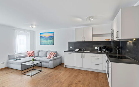 Accommodation:&nbsp;Fiona (S6) 100.6
