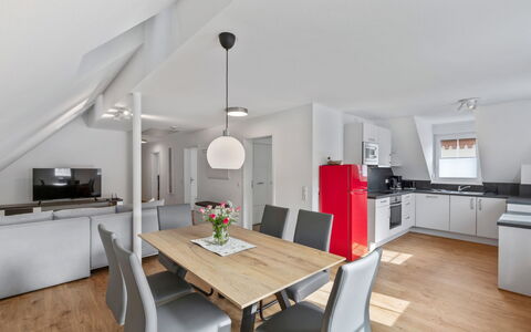 Accommodation:&nbsp;Laura (S7) 100.7