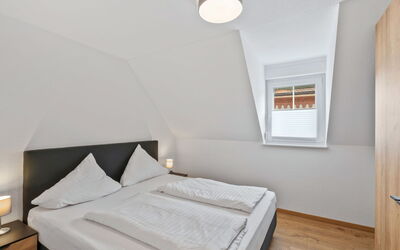 Accommodation:&nbsp;Laura (S7) 100.7