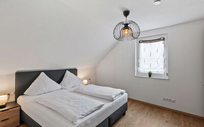 Accommodation:&nbsp;Nina (9) 100.9