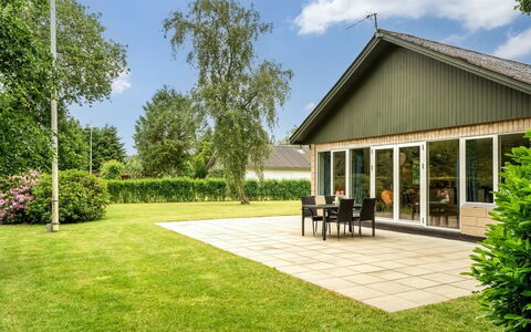 Adisl - 300M to the Fjord: Home, Garden, Land Lot, Cottage, Lawn, Shade, Estate, Farmhouse, Yard, Landscaping