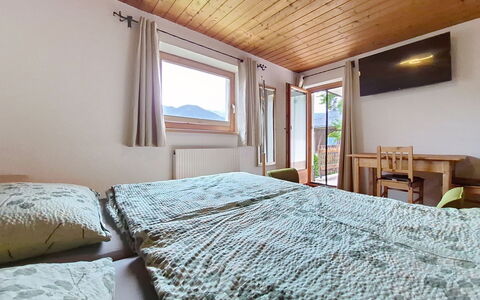 Buchauer: Wall, Wood, Home, Wood Stain, Hardwood, Bedroom, Plank, Bed Sheet, Bed, Bedding