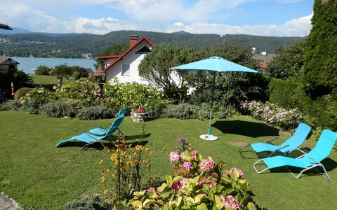 Velden am Wörthersee 39: Shrub, Outdoor Furniture, Garden, Furniture, Landscaping, Lawn, Leisure, Yard, Shade