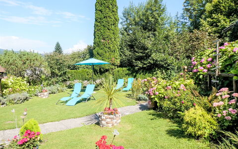 Velden am Wörthersee 39: Flower, Shrub, Garden, Groundcover, Landscaping, Lawn, Yard, Backyard, Botanical Garden