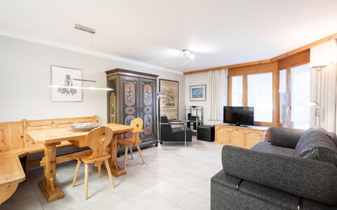 Runca 752: Resort, Hotel, Resort Town