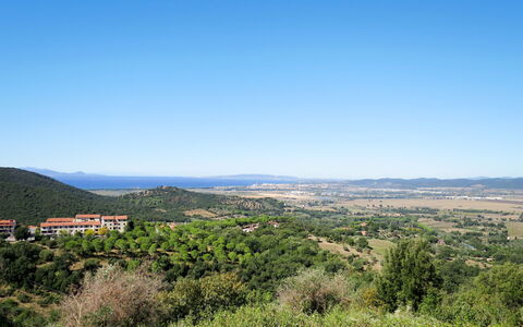 Scarlino 35: Resort, Hotel, Resort Town