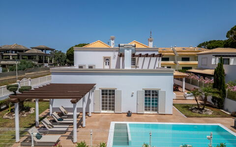 Villa Areias V6 Vip Properties: Resort, Hotel, Resort Town
