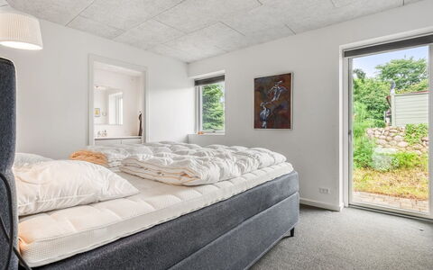 Frille - 1.5Km from the Sea: Bedroom, Ceiling, Bedding, Bed, Daylighting, Bed Frame, Freezing