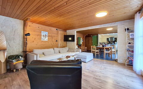 La Patrouille des Glaciers: Furniture, Flooring, Interior Design, Wood, Floor, Ceiling, Room, Wood Flooring, Couch, Living Room