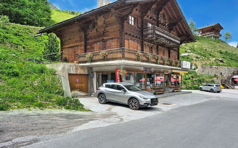 La Patrouille des Glaciers: Hill Station, Mountain Range, Valley, Village, Mountain Village, Balcony