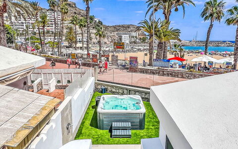 Sand, Sea and Love: Resort, Hotel, Shade, Balcony, Swimming Pool, Villa, Seaside Resort, Resort Town, Eco Hotel