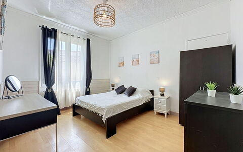 L'Estuaire: Furniture, Interior Design, Flooring, Floor, Bed, Bedroom, Wood, Room, Ceiling, Wood Flooring