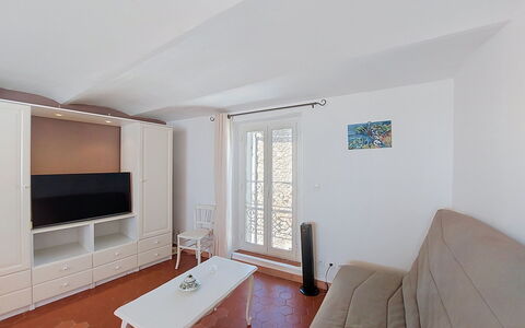 Bellevue: Furniture, Interior Design, Flooring, Floor, Wood, Room, Television, Apartment, Living Room