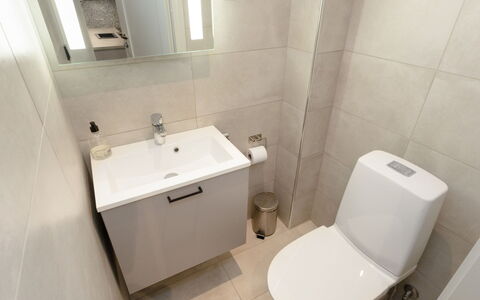 Levin Kunkku B2: Bathroom, Toilet Seat, Bathroom Sink, Plumbing Fixture, Flooring, Toilet, Interior Design, Floor, Sink, Tap