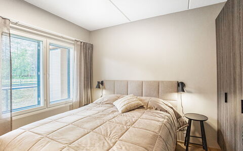Äkäspokka: Bed, Interior Design, Bedroom, Furniture, Flooring, Wall, Floor, Wood, Ceiling, Bed Sheet