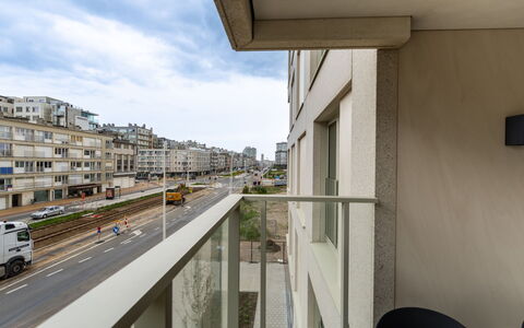 Oostende 937: Building, Daytime, Apartment, Window, Residential Area, City, Urban Area, Neighbourhood, Metropolitan Area