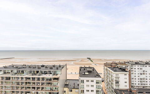 Oostende 937: Sky, Daytime, Horizon, Landscape, Apartment, Condominium, Morning, Sea, Sunlight