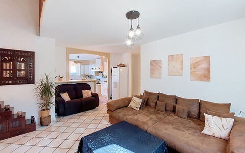 Sérénité: Furniture, Interior Design, Couch, Flooring, Floor, Ceiling, Wood, Living Room, Room, Apartment