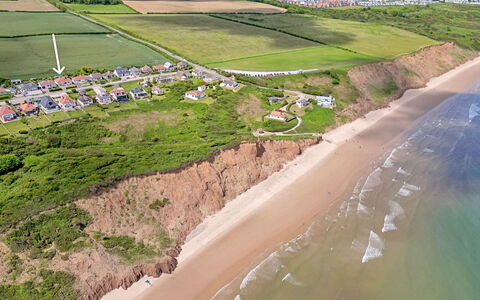 Shoe Buttons Cottage at Gap Road: Coast, Horizon, Terrain, Coastal And Oceanic Landforms, Shore, Sea, Beach, Sand, Ocean, Slope