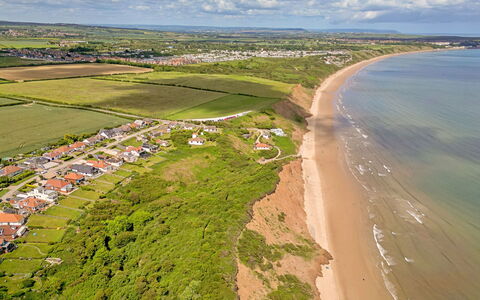 Shoe Buttons Cottage at Gap Road: Coast, Horizon, Coastal And Oceanic Landforms, Cloud, Shore, Ecoregion, Beach, Sea, Landscape, Land Lot