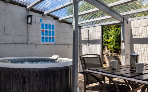 Farmhouse Cottage, Nether Burrows: Swimming Pool, Outdoor Furniture, Furniture, Composite Material, Jacuzzi, Deck, Bathtub, Plumbing Fixture, Shade