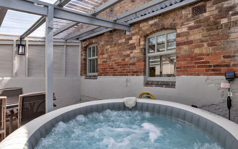 Farmhouse Cottage, Nether Burrows: Composite Material, Floor, Plumbing Fixture, Bathtub, Swimming Pool, Jacuzzi, Tile, Design, Daylighting
