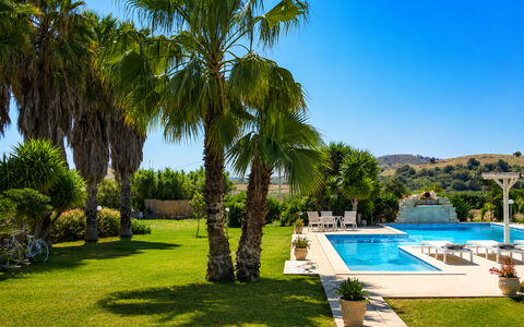 Villa le 2 Emme: Swimming Pool, Resort, Eco Hotel, Umbrella, Thermae, Leisure, Outdoor Furniture, Hacienda, Landscaping