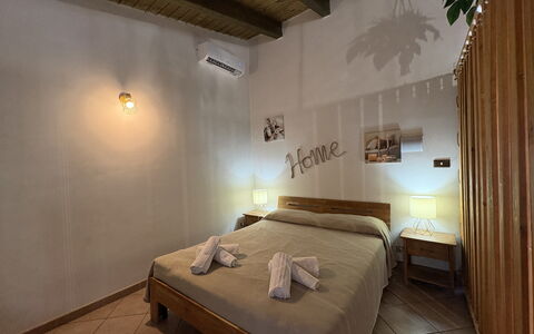 Il Cigno Reale Green: Wood, Floor, Bed, Bedroom, Bed Frame, Bedding, Bed Sheet, Wood Stain, Hardwood, Hotel