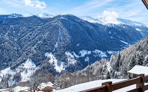 Chalet le Bleusy: Mountain, Snow, Mountainous Landforms, Winter, Mountain Range, Hill, Highland, Glacial Landform, Hill Station, Landscape