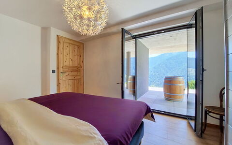 Chalet le Bleusy: Interior Design, Furniture, Bedroom, Wood, Ceiling, Flooring, Floor, Room, Bed, Lighting