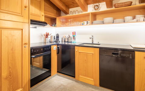 Casa la Streila: Kitchen, Flooring, Wood, Interior Design, Major Appliance, Cabinetry, Countertop, Kitchen Appliance, Floor, Ceiling