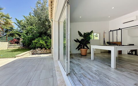 Villa le Lagon: Wood, Furniture, Chair, Sea, Apartment, Balcony, Ocean, Shade, Outdoor Furniture, Wood Stain