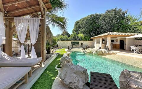 Villa le Lagon: Wood, Furniture, Chair, Sea, Apartment, Balcony, Ocean, Shade, Outdoor Furniture, Wood Stain