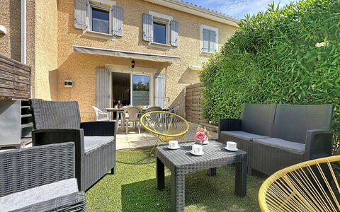 Mas des Vignes - la Pimprenelle: Wood, Furniture, Chair, Sea, Apartment, Balcony, Ocean, Shade, Outdoor Furniture, Wood Stain